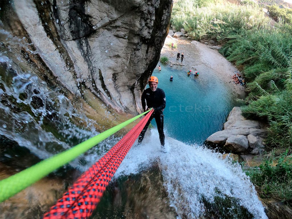 barranquismo cascada alicante amigos