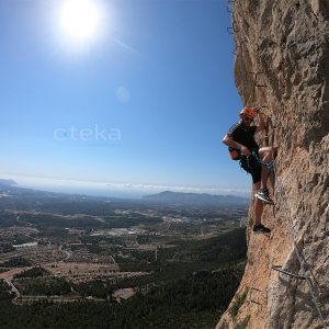 via ferrata Ponoig con Oteka en Alicante