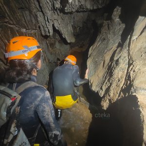 en el interior de cueva acuatica tunel del sumidor